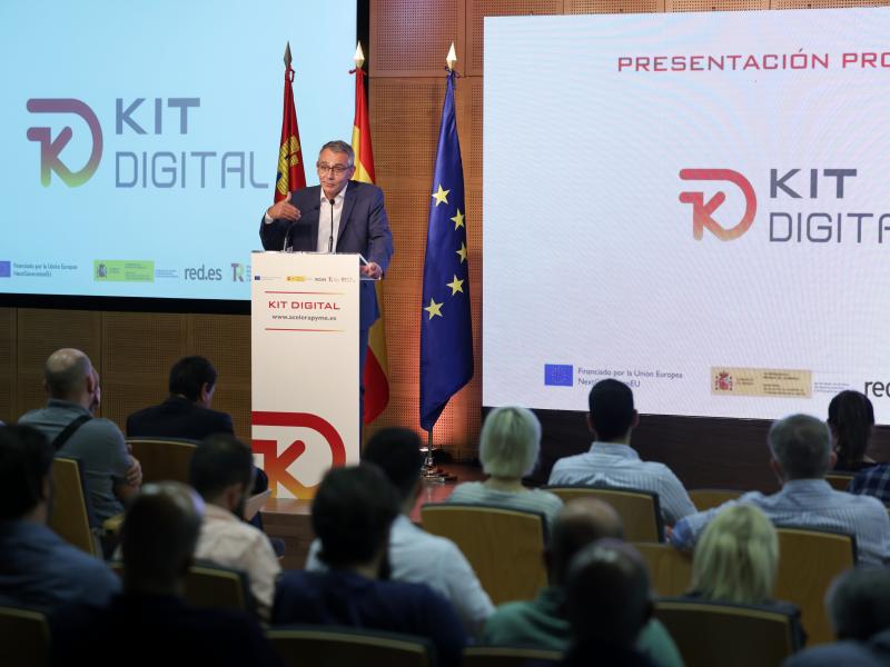 El director general de Red.es, Alberto Martínez Lacambra, en la presentación de Kit Digital en Valladolid
